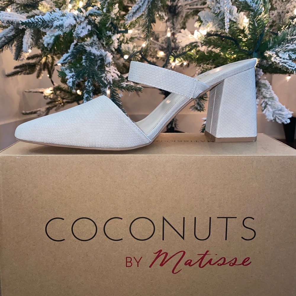 Coconuts by Matisse 3 in Ivory Riley Heels